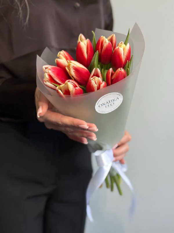 Букет тюльпанов красно-белых, 9шт