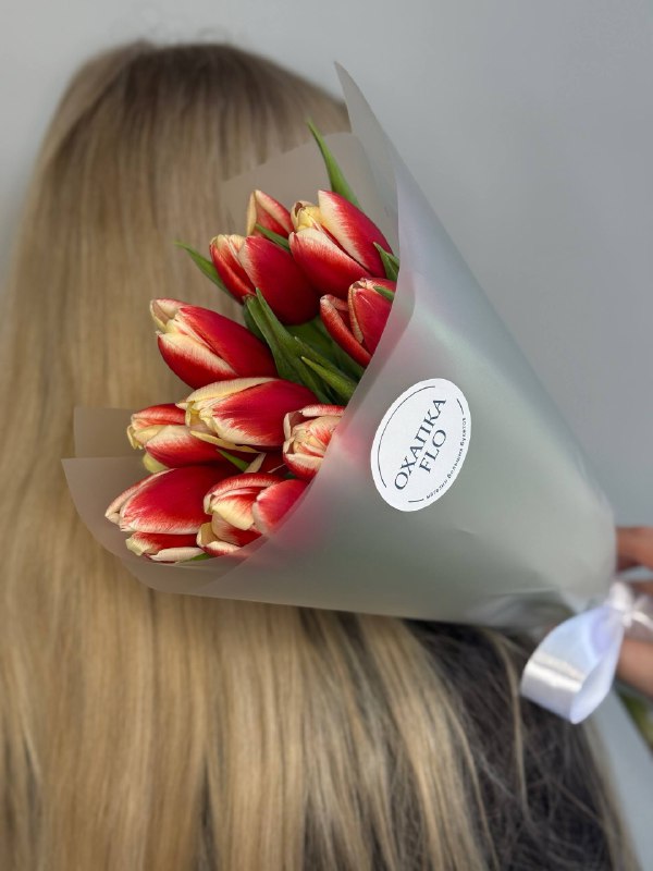 Букет тюльпанов красно-белых, 9шт