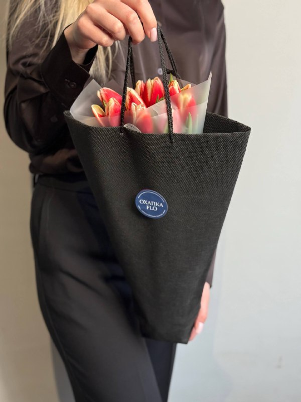 Букет тюльпанов красно-белых, 9шт