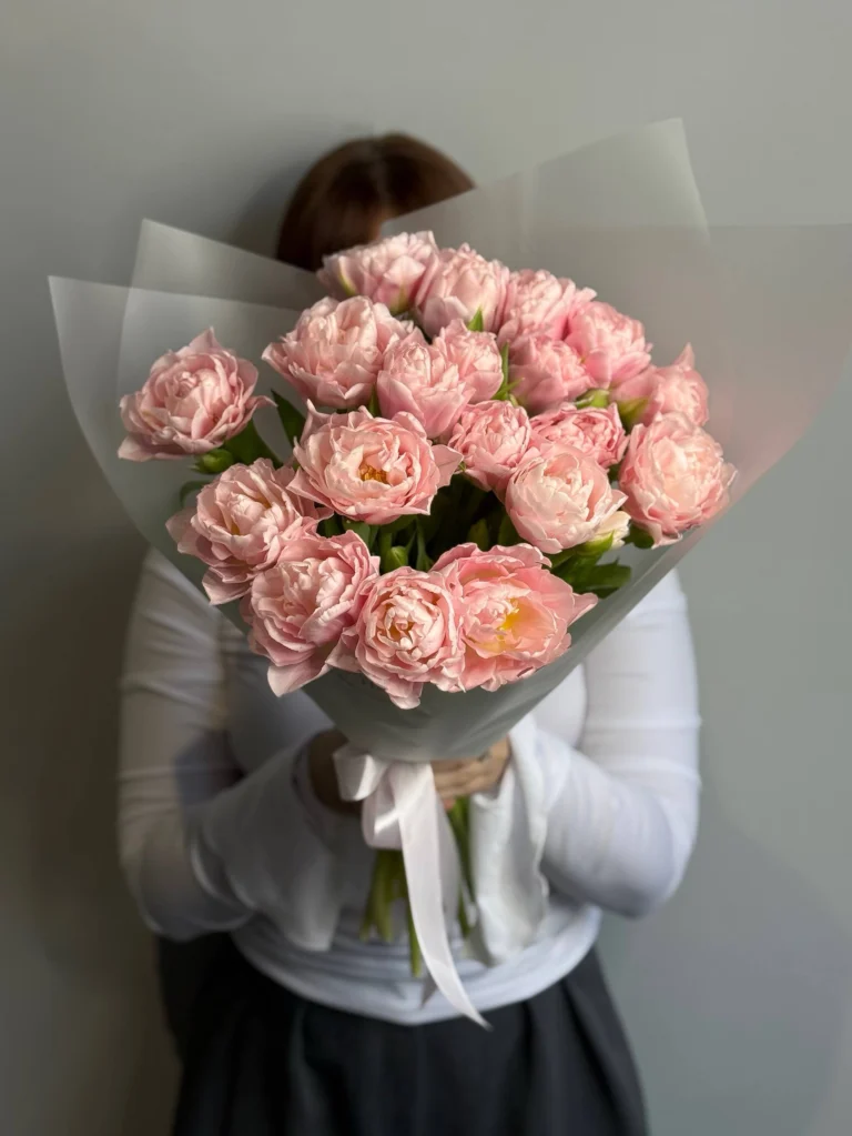 Букет тюльпанов нежно-розовых пионовидных, 19 шт