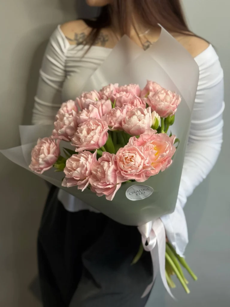 Букет тюльпанов нежно-розовых пионовидных, 19 шт