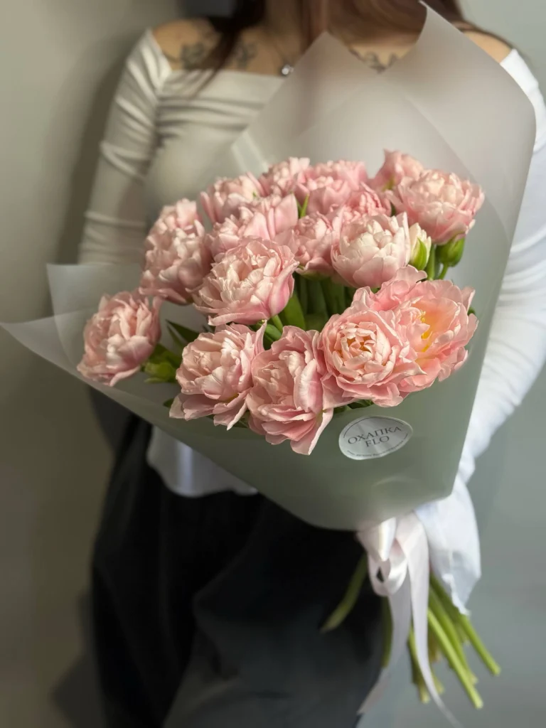 Букет тюльпанов нежно-розовых пионовидных, 19 шт