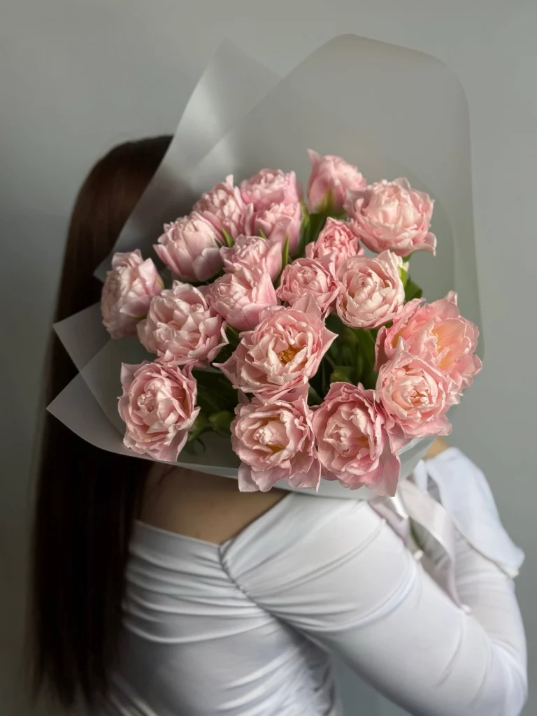 Букет тюльпанов нежно-розовых пионовидных, 19 шт