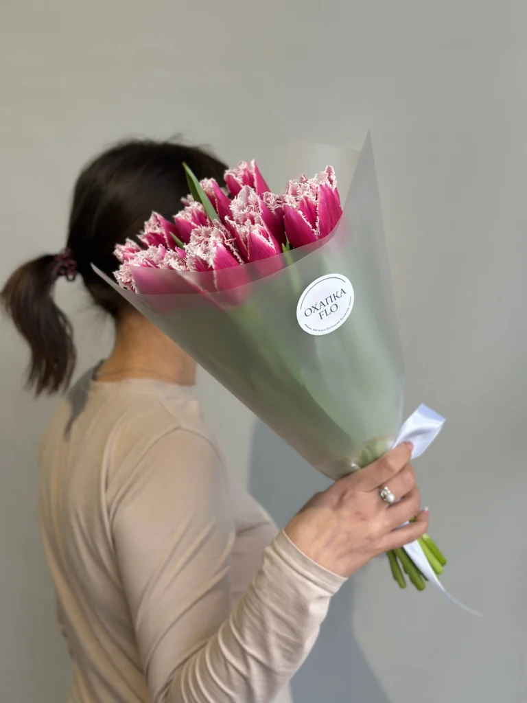 Букет малиновых тюльпанов бахромчатых, 15 шт