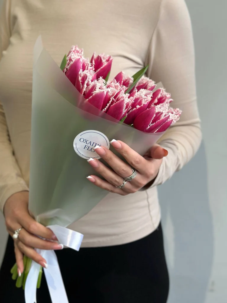 Букет малиновых тюльпанов бахромчатых, 15 шт