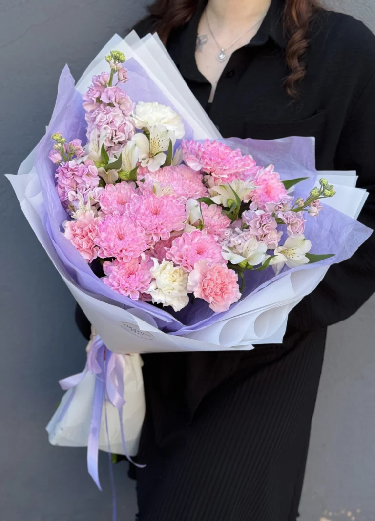 Авторский букет в лавандовых тонах