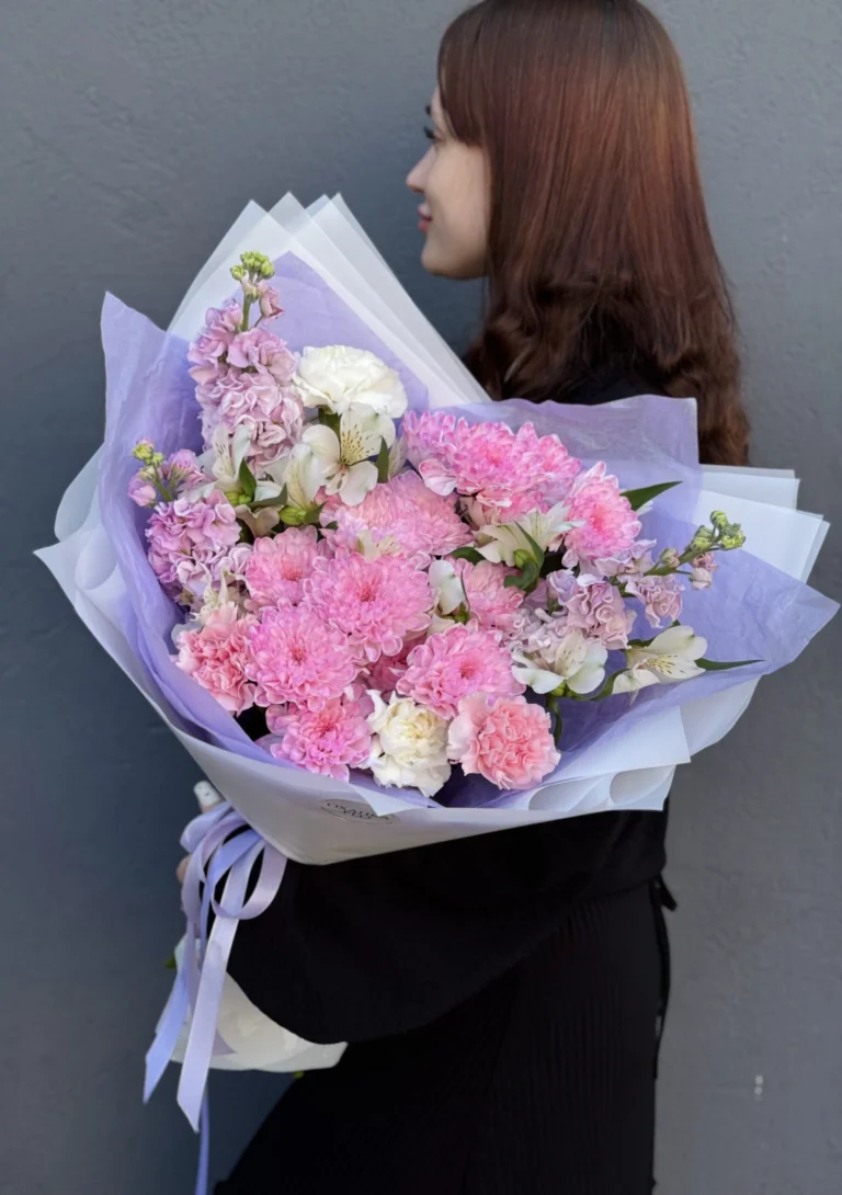 Авторский букет в лавандовых тонах