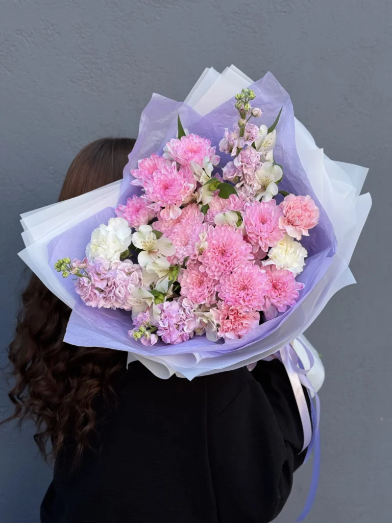 Авторский букет в лавандовых тонах