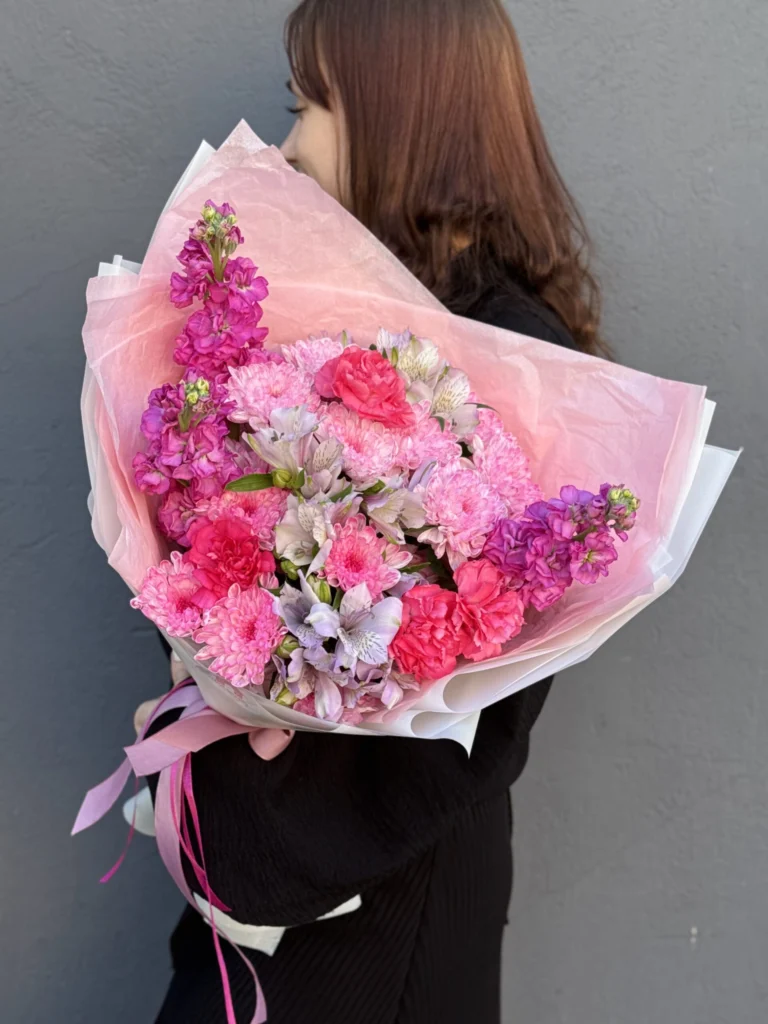 Авторский букет в розовых тонах