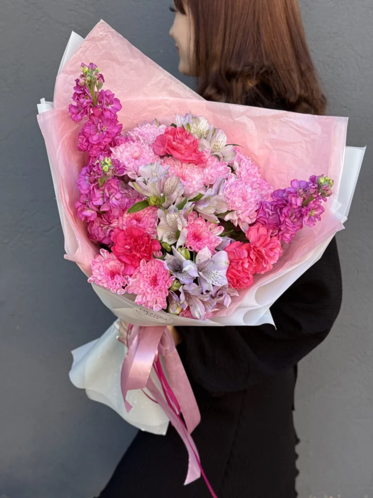 Авторский букет в розовых тонах