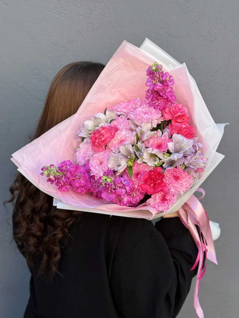 Авторский букет в розовых тонах