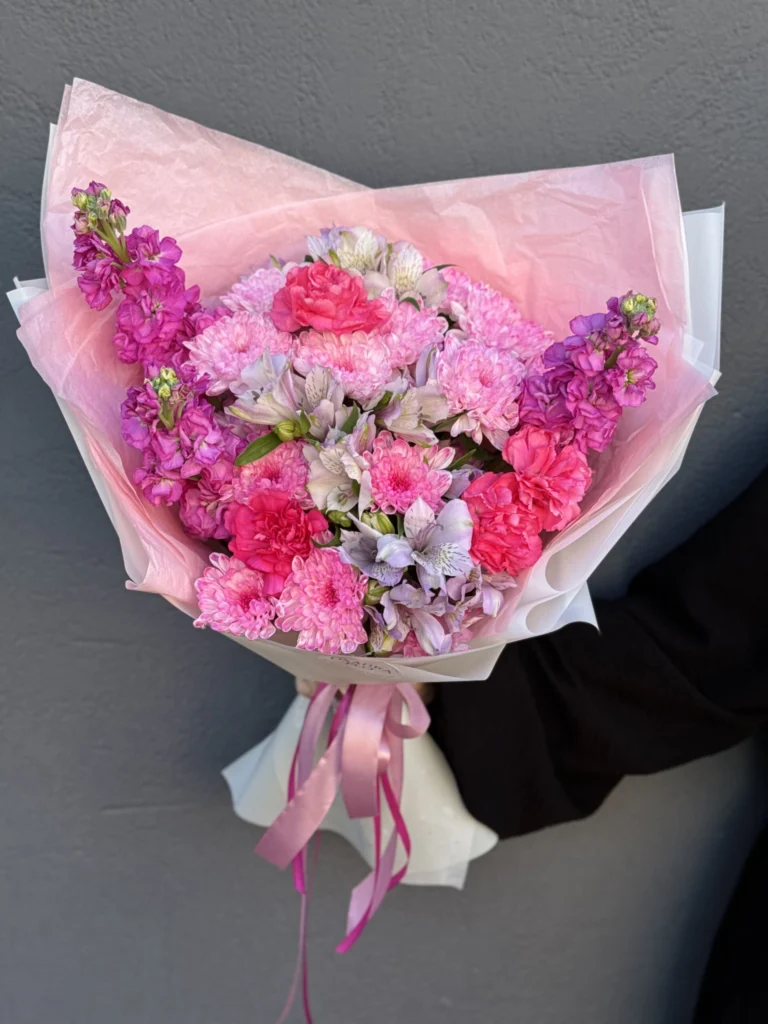 Авторский букет в розовых тонах