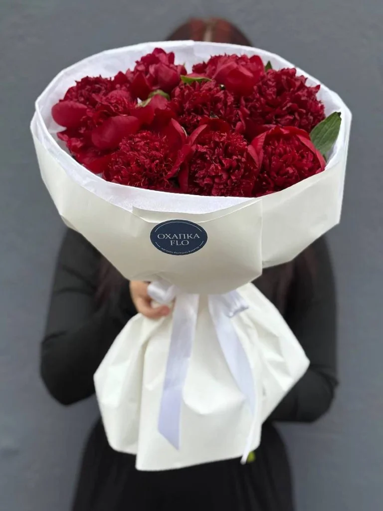 Букет красных пионов 9 штук. Купить