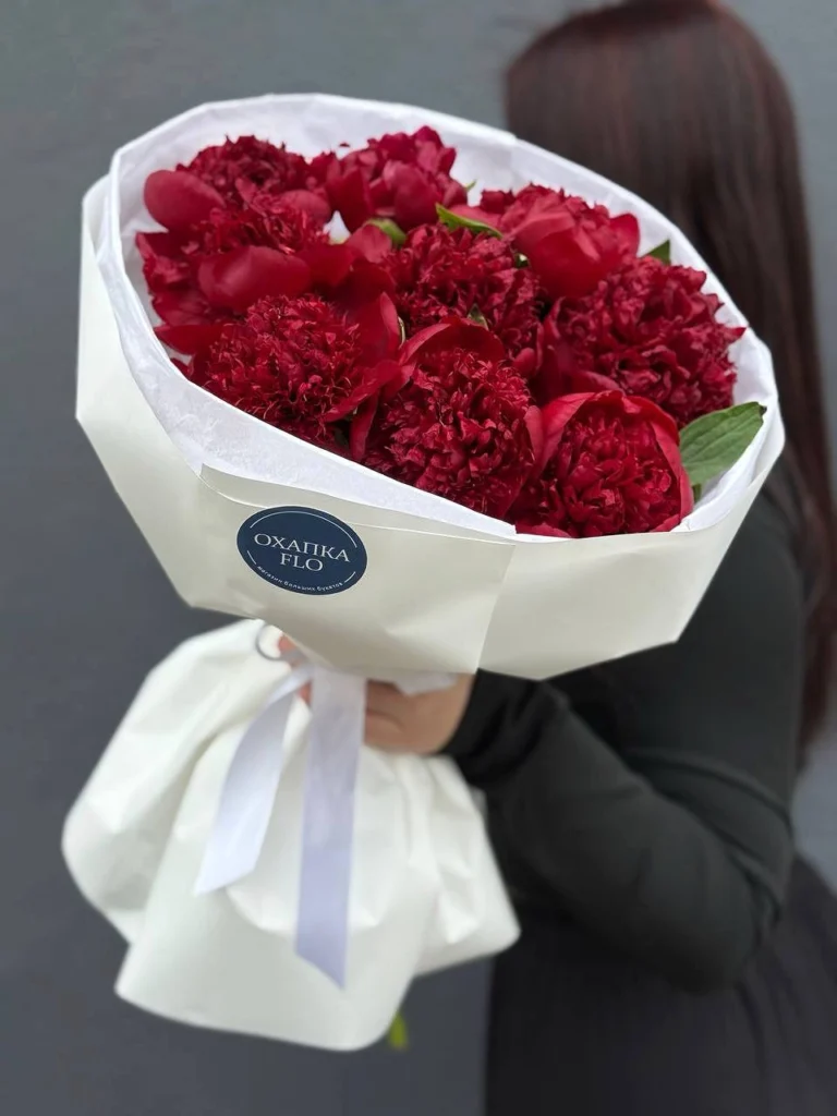 Букет красных пионов 9 штук. Купить